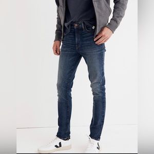 Size 30x32 Skinny Denim Jeans NWT Medium Wash $128 j9513 color Wellmore